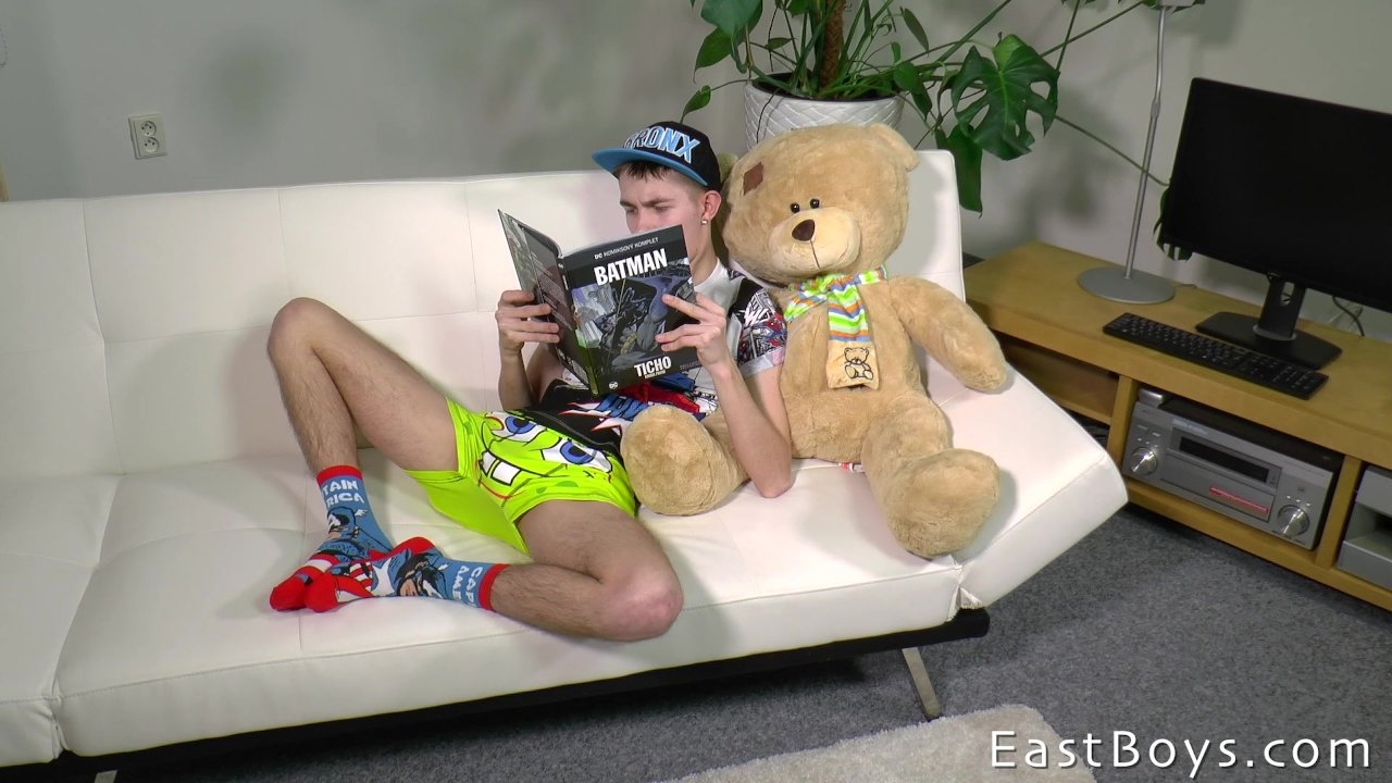 Czech Boy Gets Handjob - Free Sex Video - RedTube 