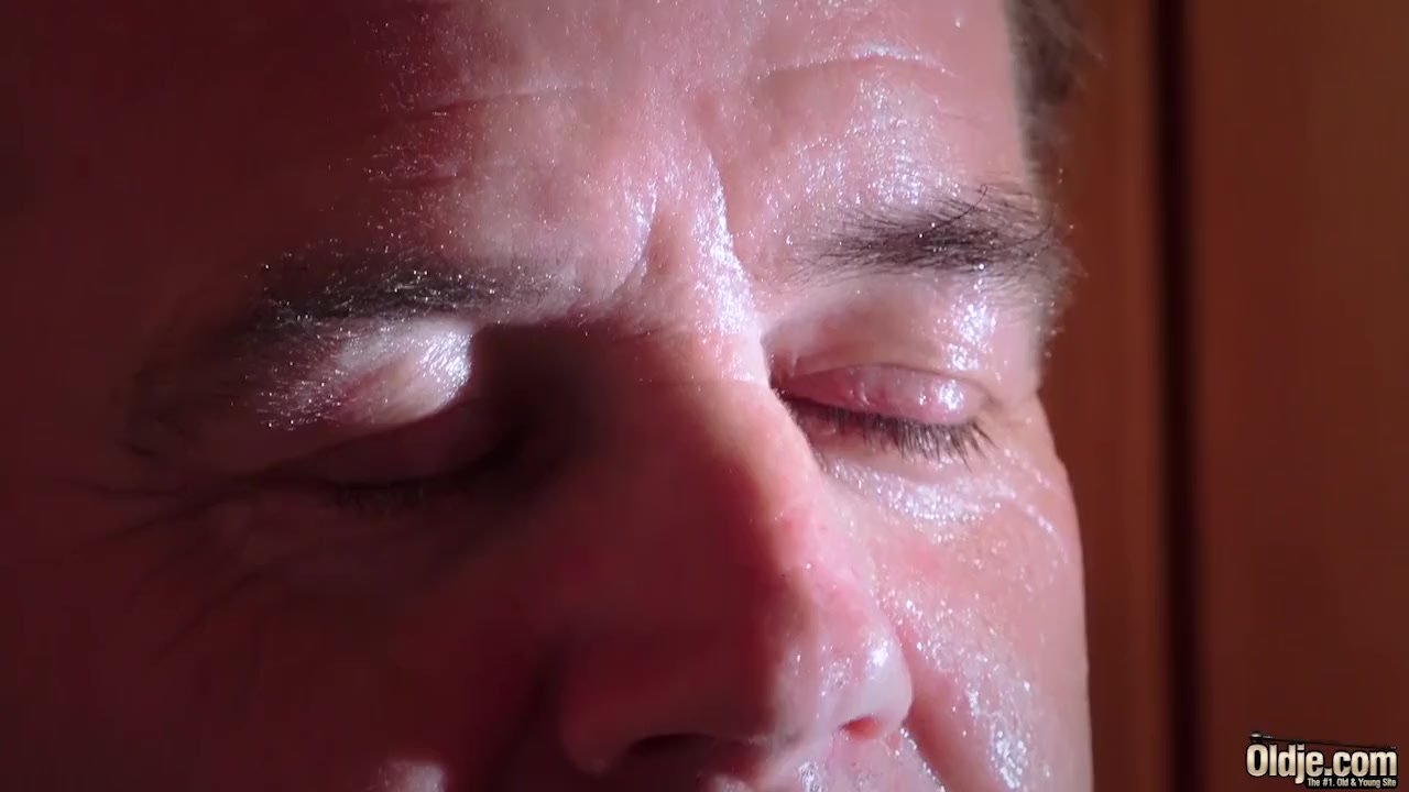 Dad Fucked Beautiful Pussy Gives Blowjob and Swallows the Cum - RedTube