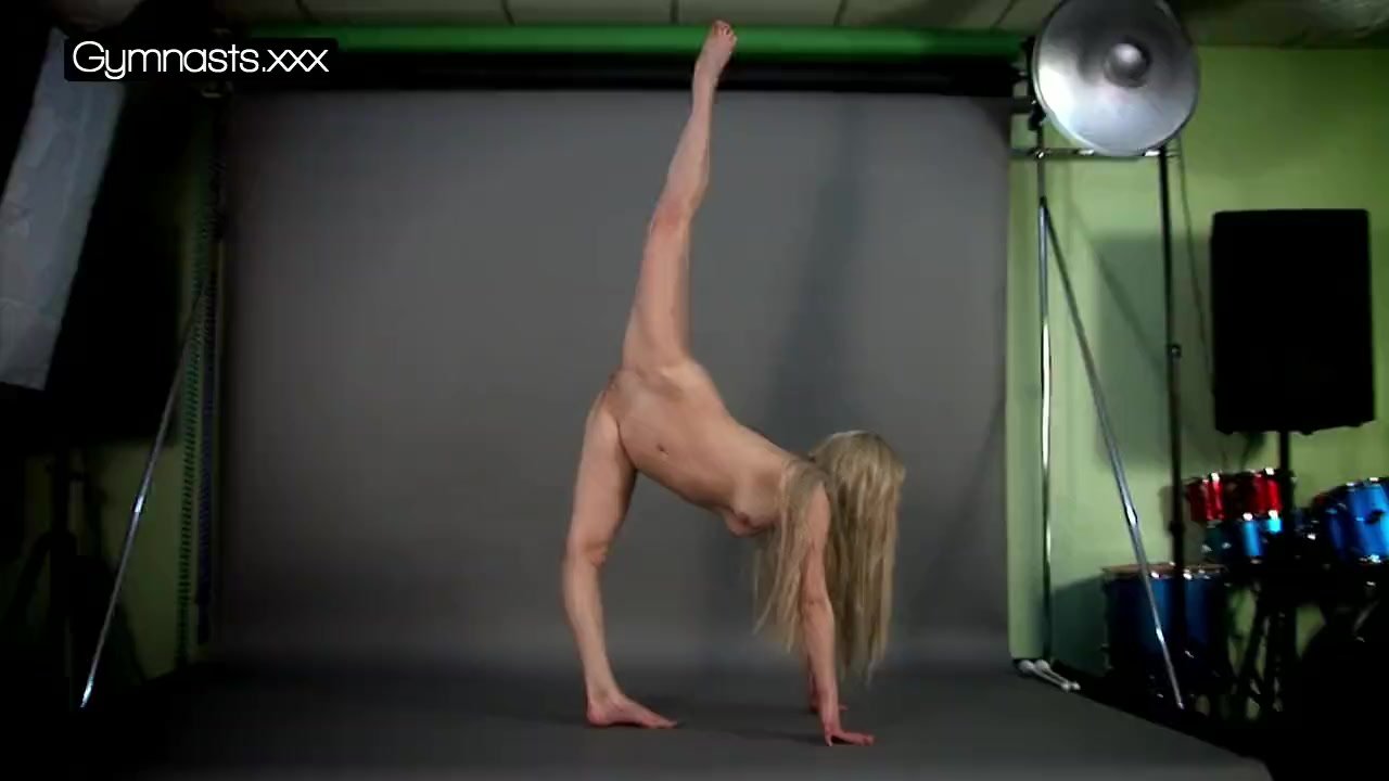 Hot gymnast naked teen - RedTube