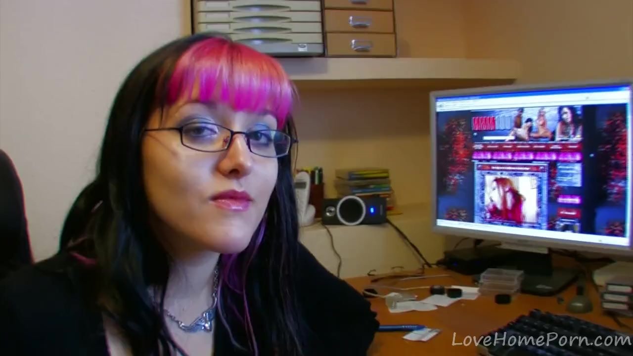 Nerdy Goth Chick Takes It In The Ass - RedTube