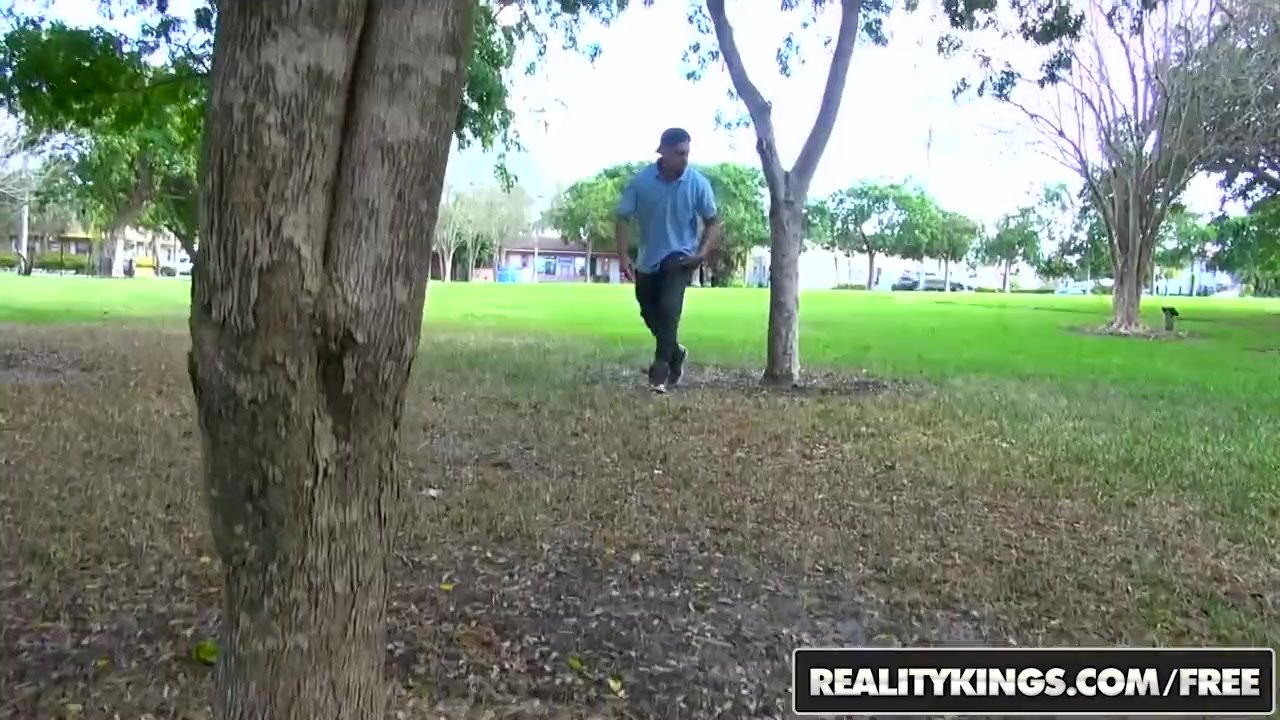 8th Street Latinas - Soccer playing teen Nicole Ray needs some help stretch - Free Sex Video - RedTube