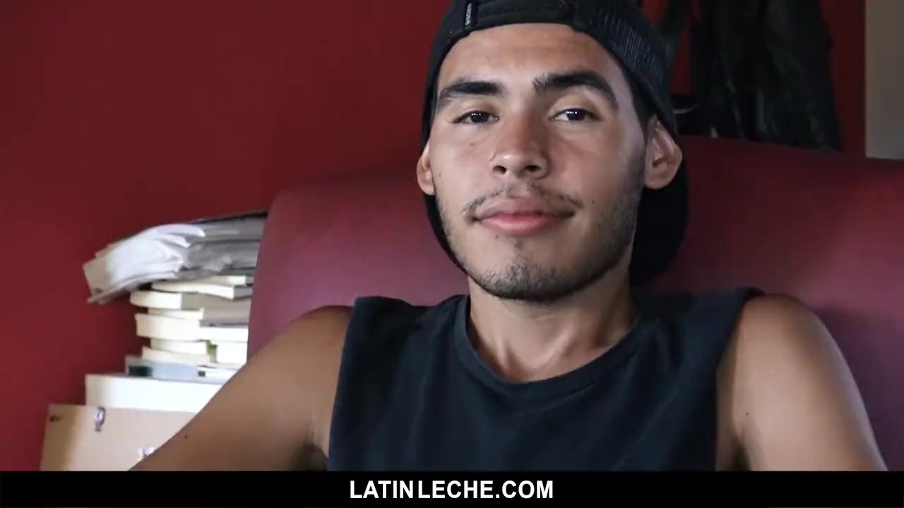 LatinLeche - Two Latin guys get paid to fuck and get sucked by cock hungry - Video di Sesso Gratis - RedTube