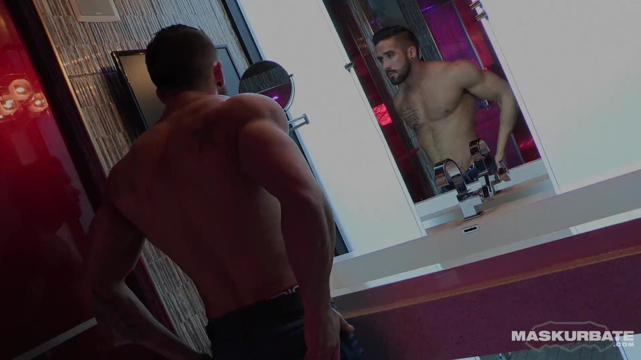 Straight Solo Muscle Hunk Jerks Big Dick In His Glam Lodge - RedTube