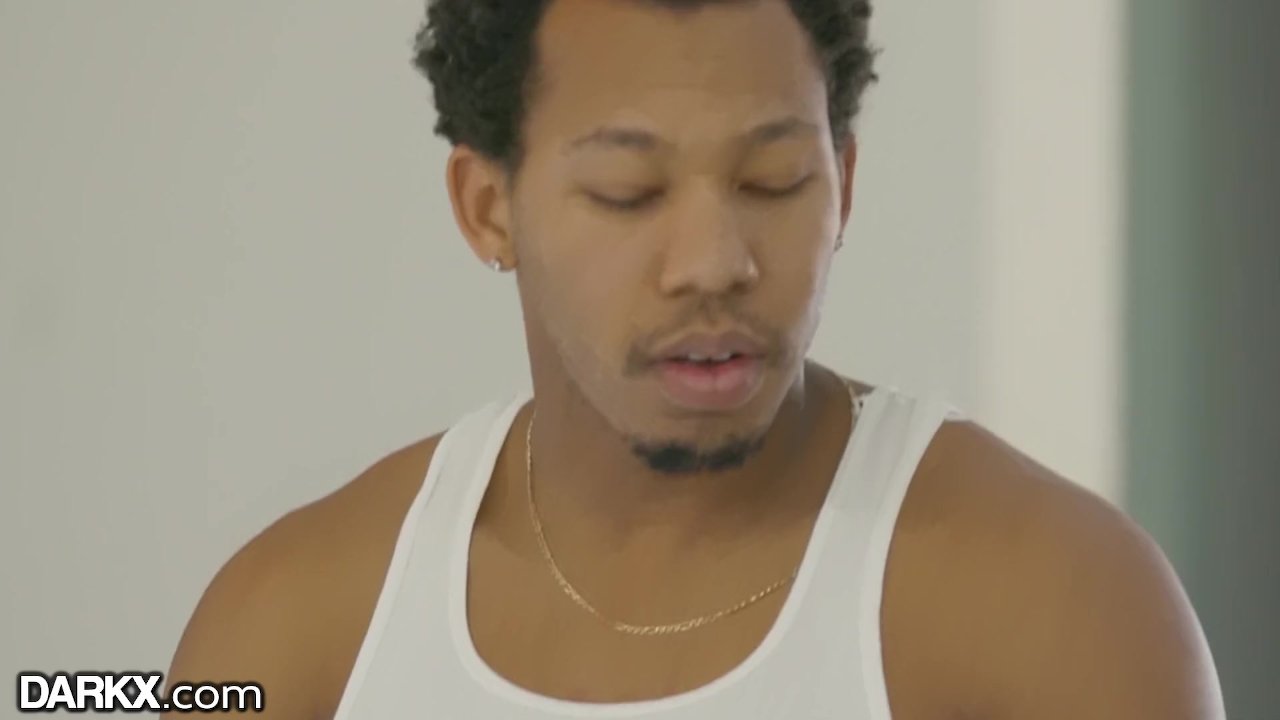 DarkX masturbando a jovencita Lily Adams ve su primera BBC! - Vídeo de sexo gratis - RedTube