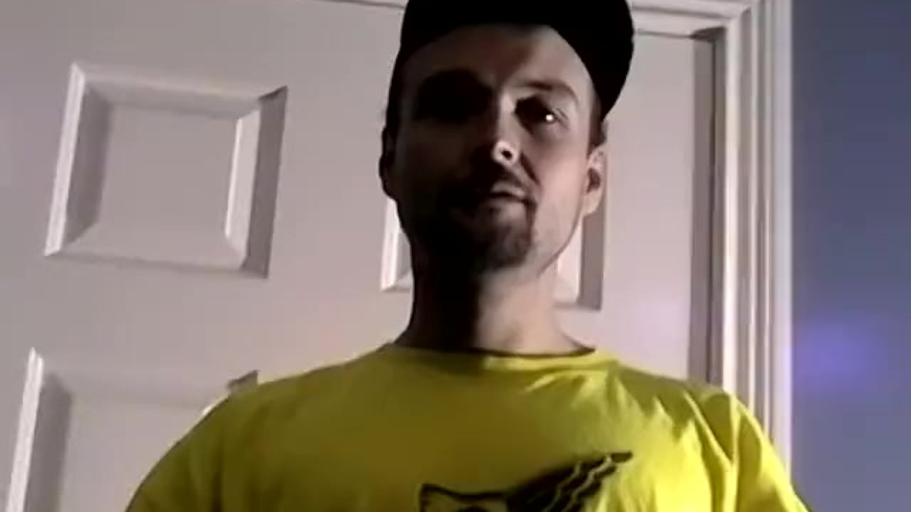Handsome Timmy jerking off before nutting at home alone - Free Sex Video - RedTube