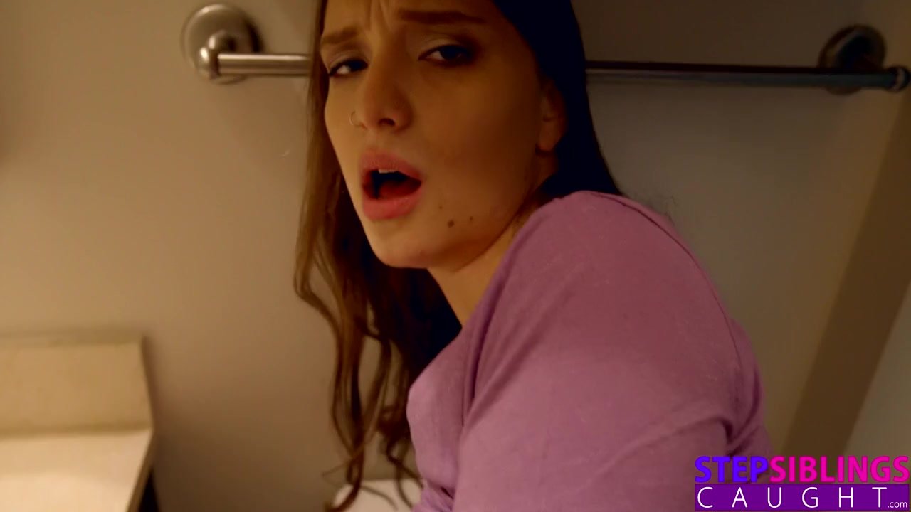Step Siblings Caught- Getting Sucked By Stepsis While She ...