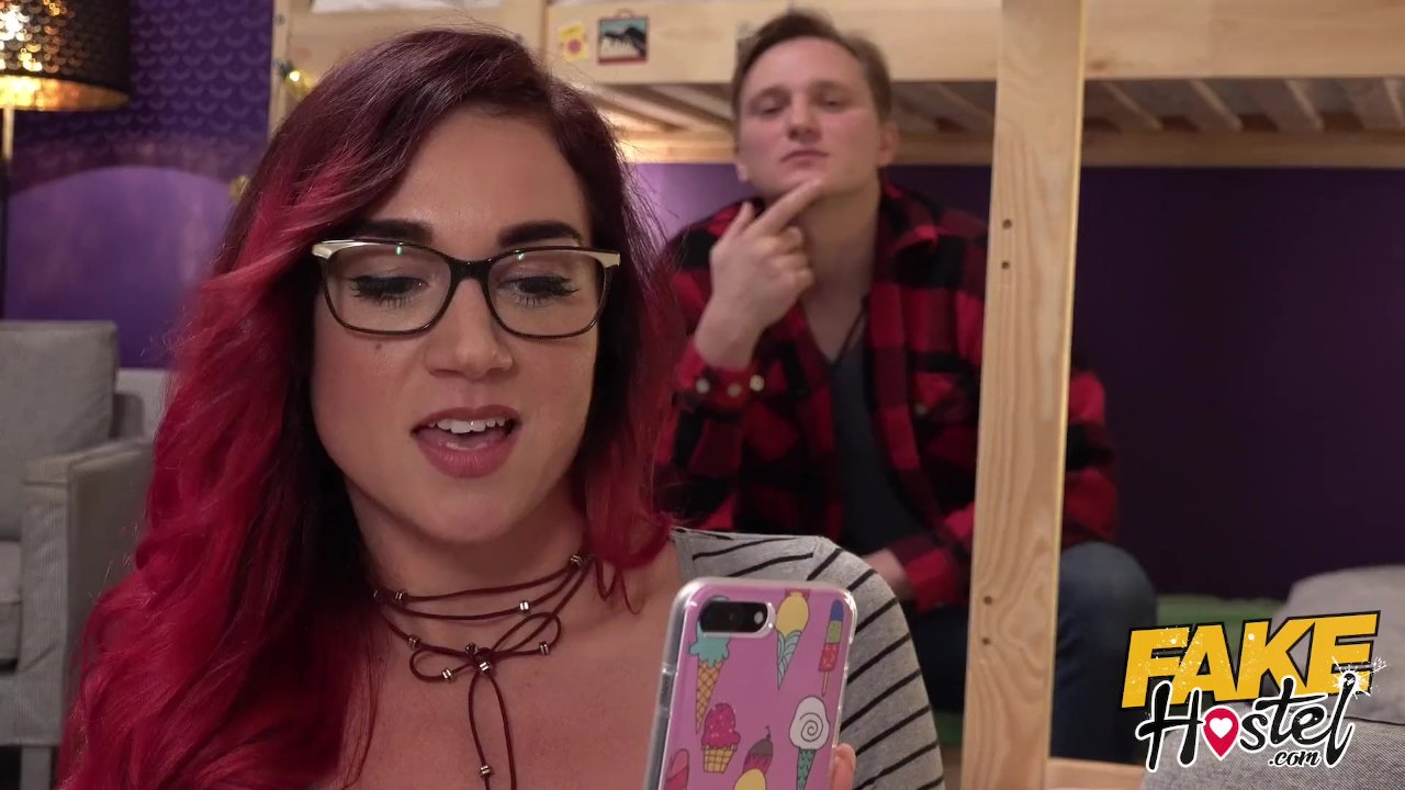 Fake Hostel Cuckqueenは彼女のボーイフレンドが熱いスリムなベイビーとセックスするのを見るのが大好きです - Free Sex Video - RedTube