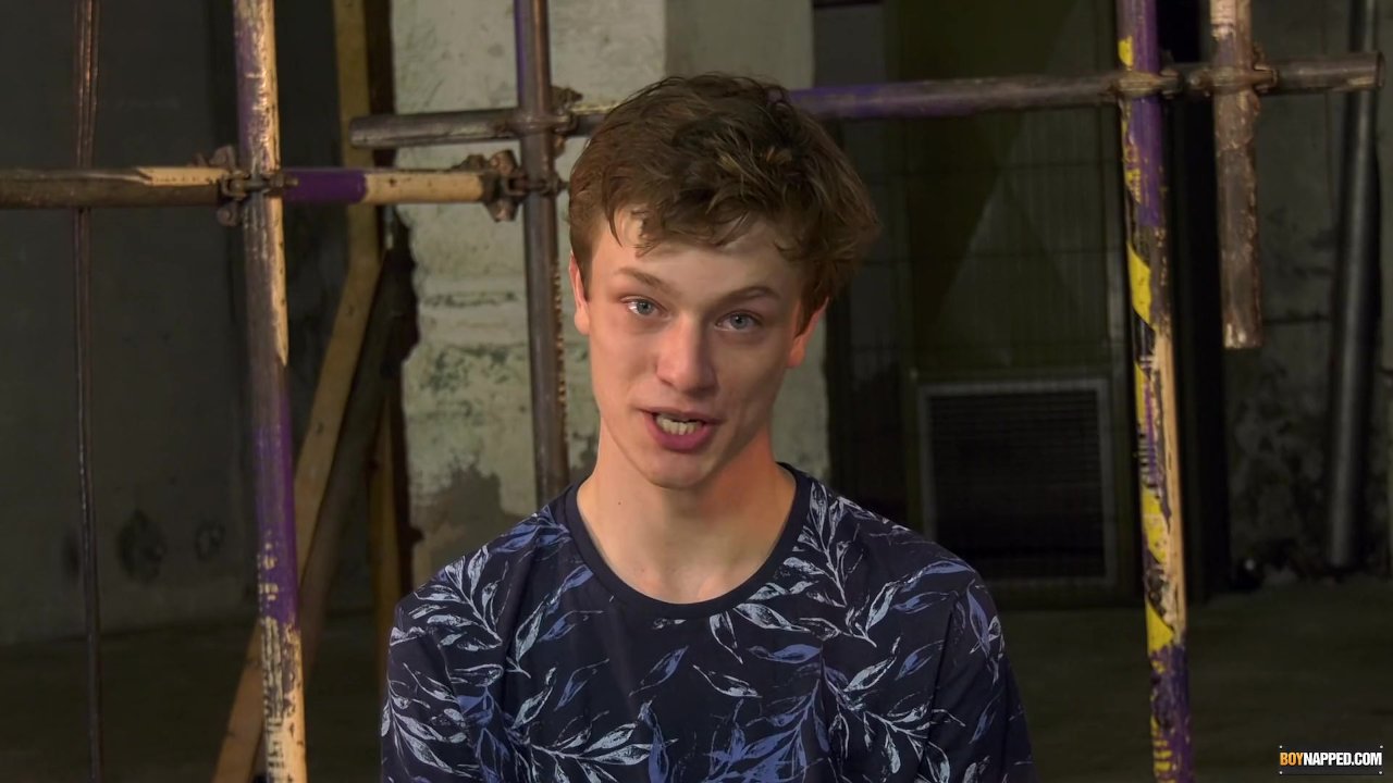 BDSM anal sex and blowjob with blindfolded restrained twink - Video di sesso gratis - RedTube