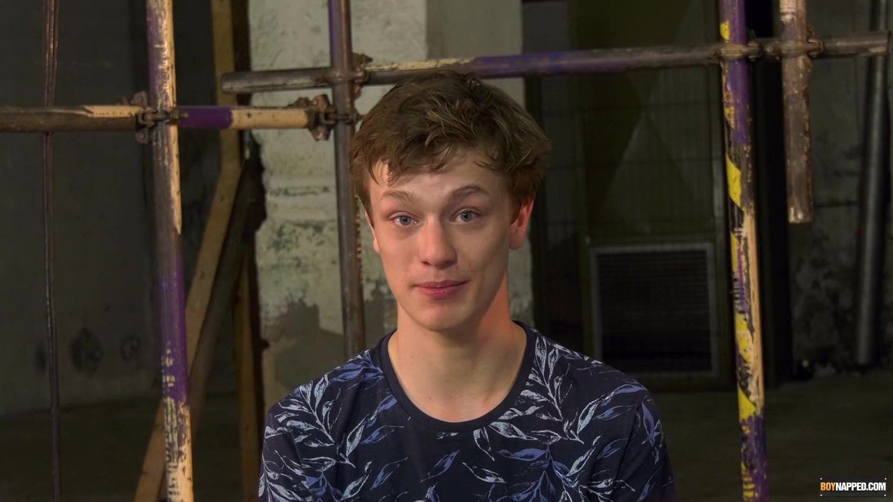 BDSM anal sex and blowjob with blindfolded restrained twink - Video di sesso gratis - RedTube