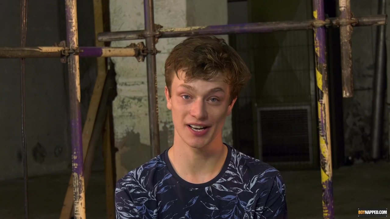 BDSM anal sex and blowjob with blindfolded restrained twink - Video di sesso gratis - RedTube