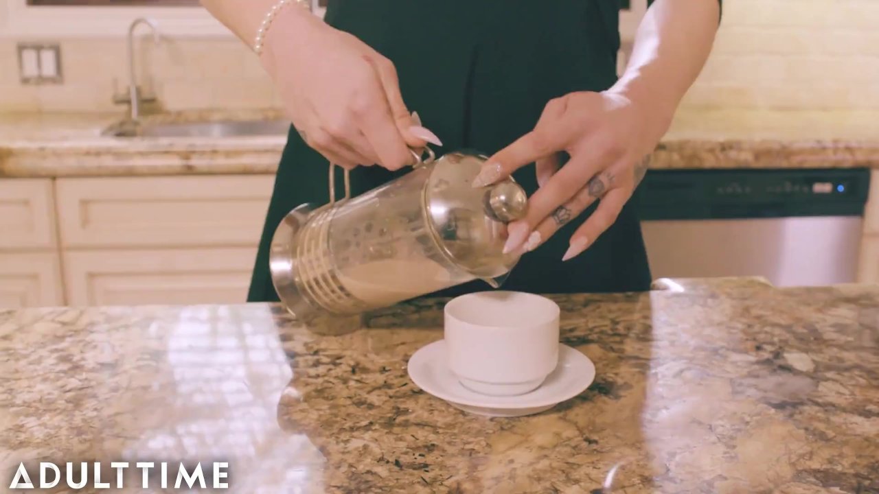 ADULT TIME Transfixed: Housewives Play While Hubby is At Work - Free Sex Video - RedTube