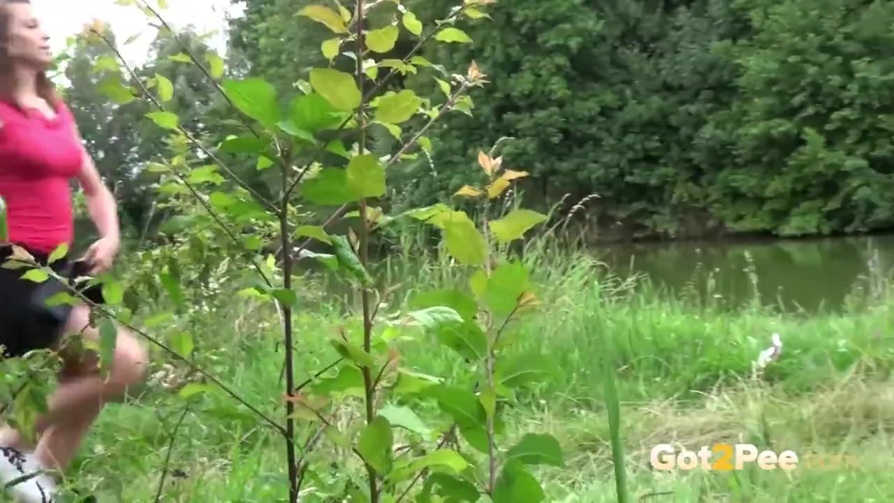 A Sweet And Secret Outdoor Pee - RedTube