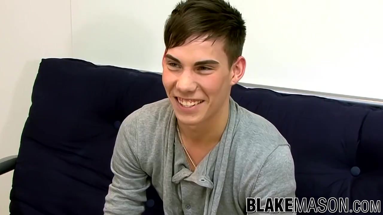 Cute British twink Evan jerking off until cum sprays himself - Darmowe seks wideo - RedTube