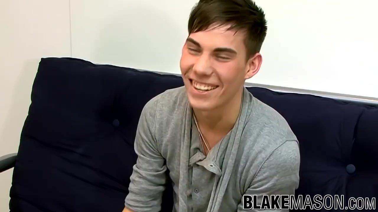 Cute British twink Evan jerking off until cum sprays himself - Darmowe seks wideo - RedTube