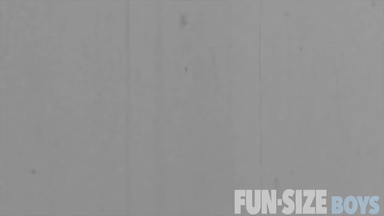 FunSizeBoys - Giant hung doctor fucks tiny blond twink bareback - Video di sesso gratis - RedTube